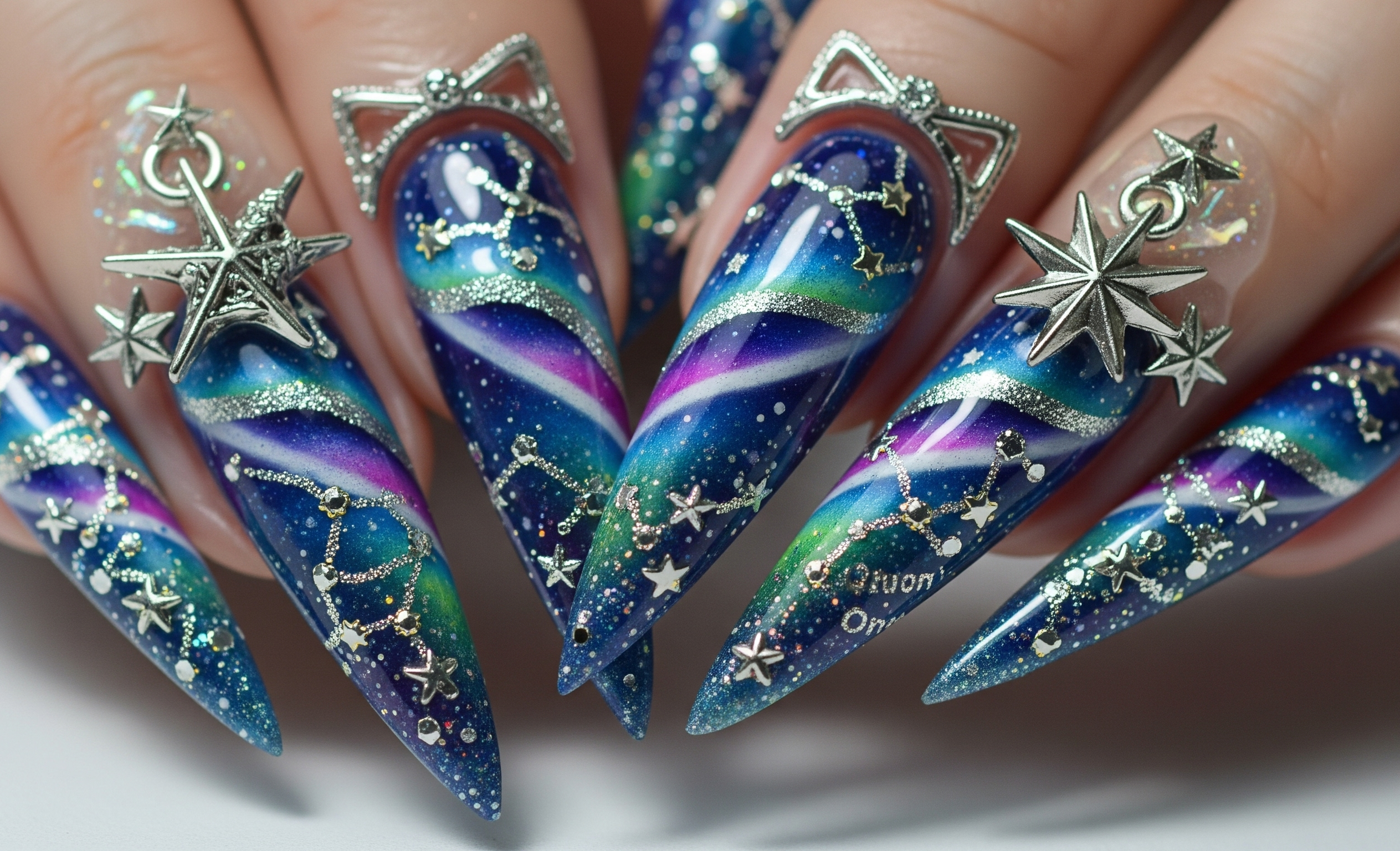 Cat Eye Nails