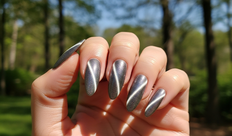 Diagonal Cat Eye Nails